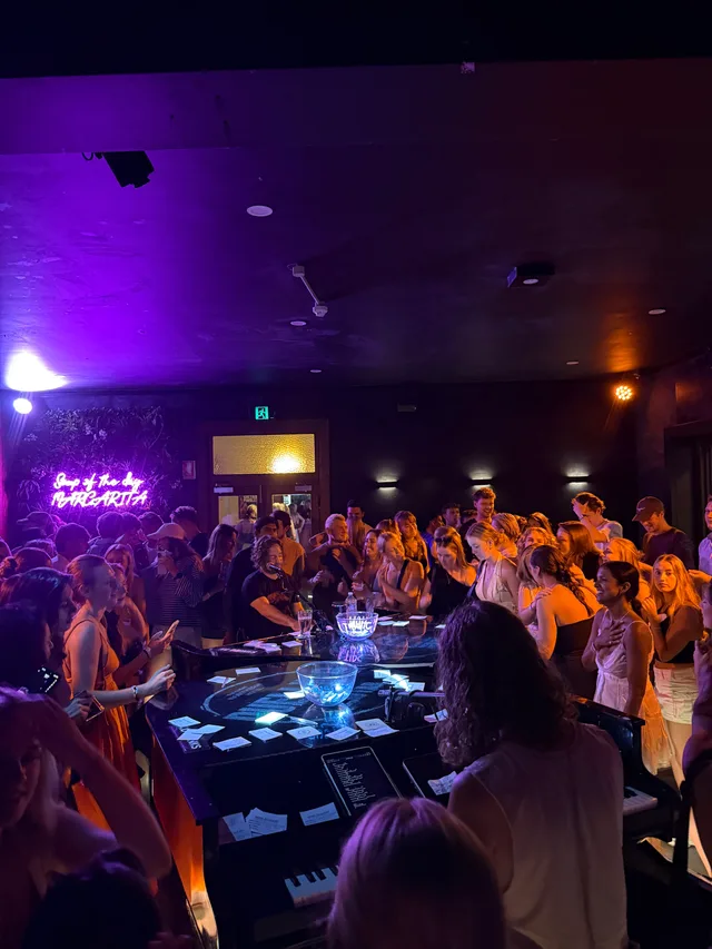 Duelling Piano Bar 